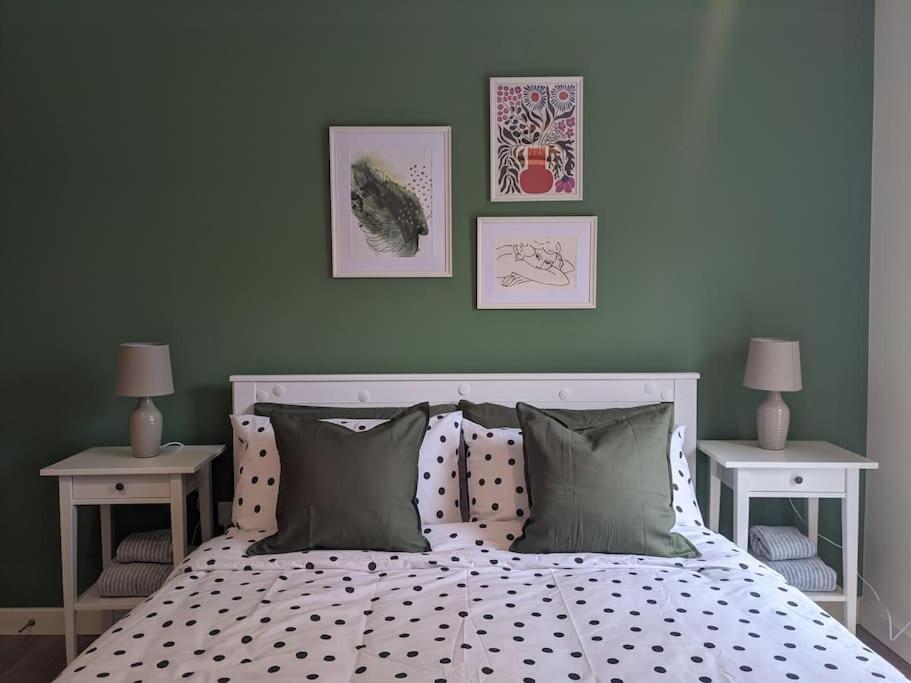 Homely 2 Bed Duplex With A River View Southampton Bagian luar foto